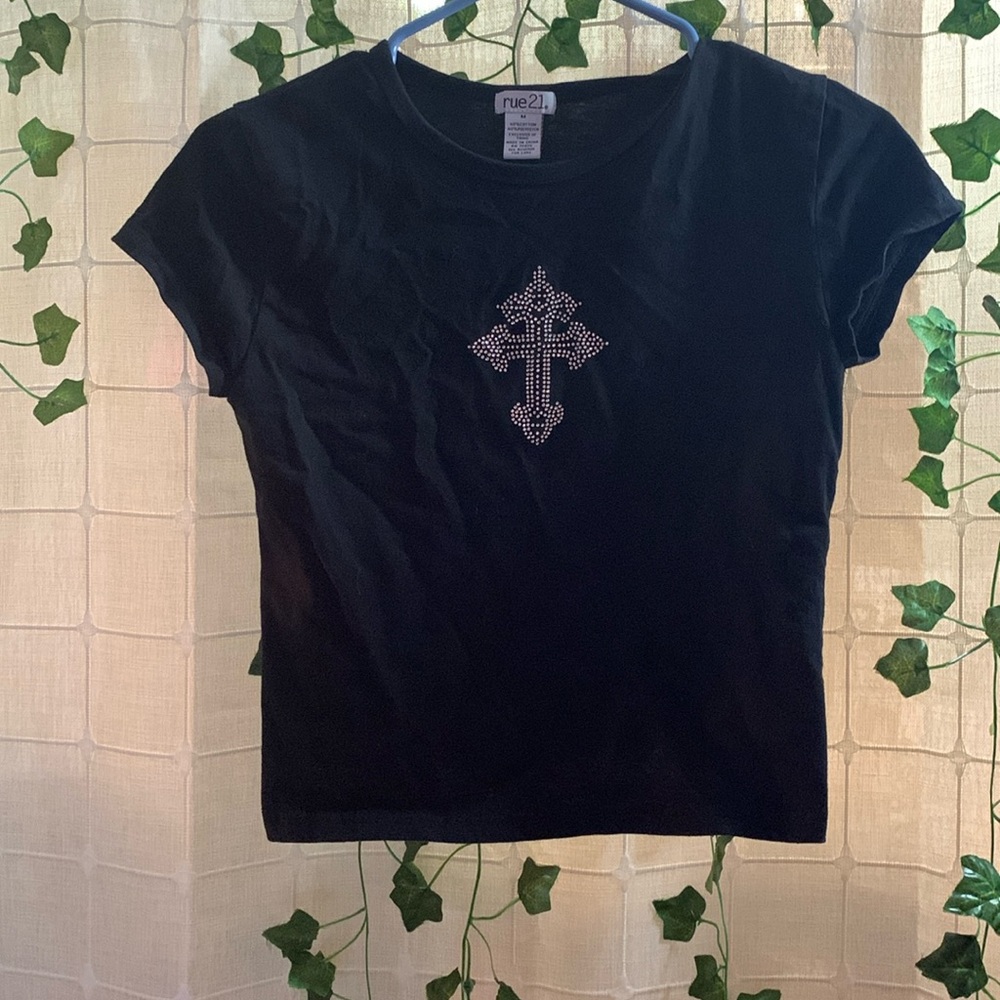 RUE21 tee shirt